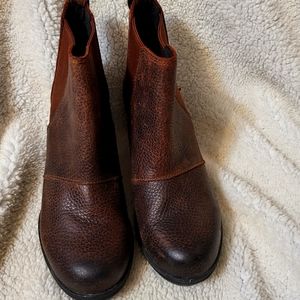 Sorel ankle boot brown leather 5.5